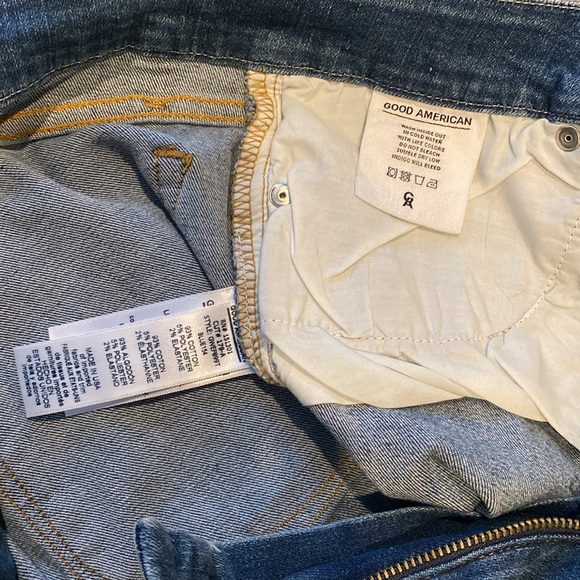 Good American Fringe skinny jeans. - Picture 6 of 7